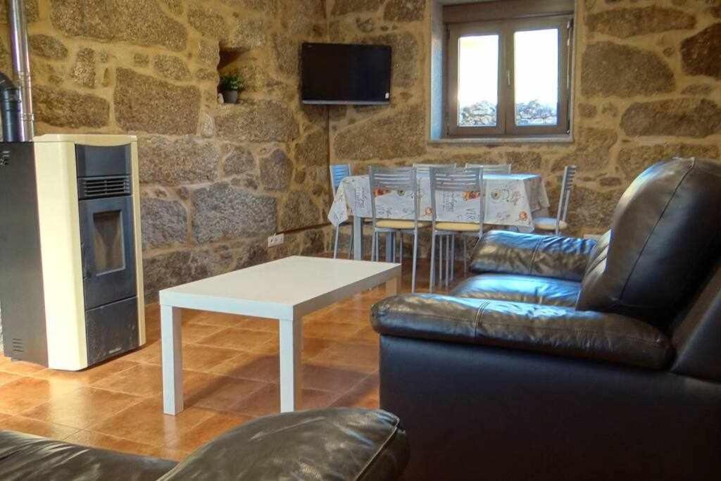 Cuberto Darriba Casa Restaurada En Canedo Карнота Экстерьер фото